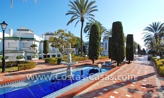 Villa détachée en première ligne de plage à vendre dans un complexe dans la zone entre Marbella et Estepona 28