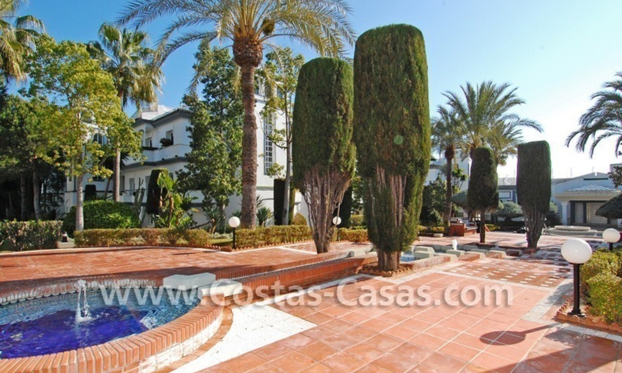 Villa détachée en première ligne de plage à vendre dans un complexe dans la zone entre Marbella et Estepona 29