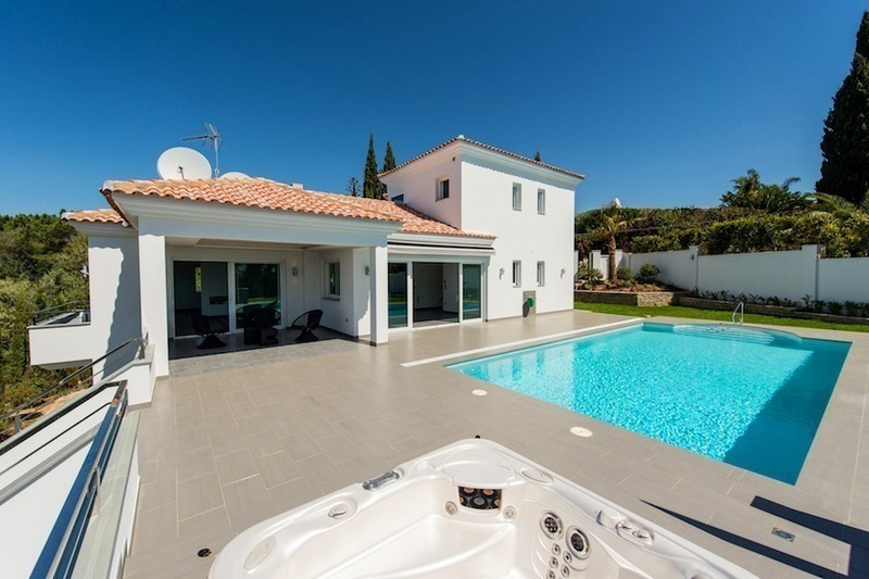 Villa de luxe de style moderne à vendre dans Marbella