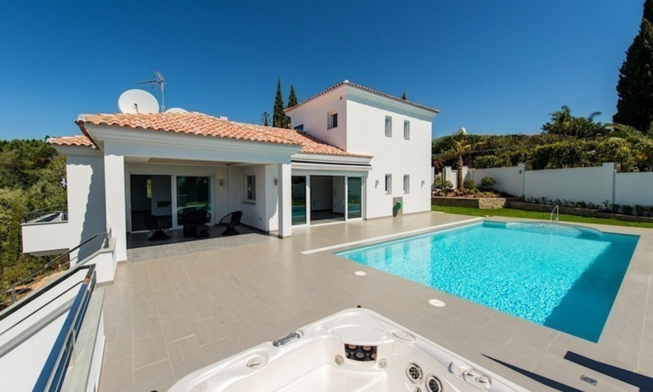 Villa de luxe de style moderne à vendre dans Marbella 0