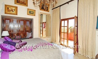 Villa exclusive de style andalouse à acheter sur la Mille d' Or à Marbella 16