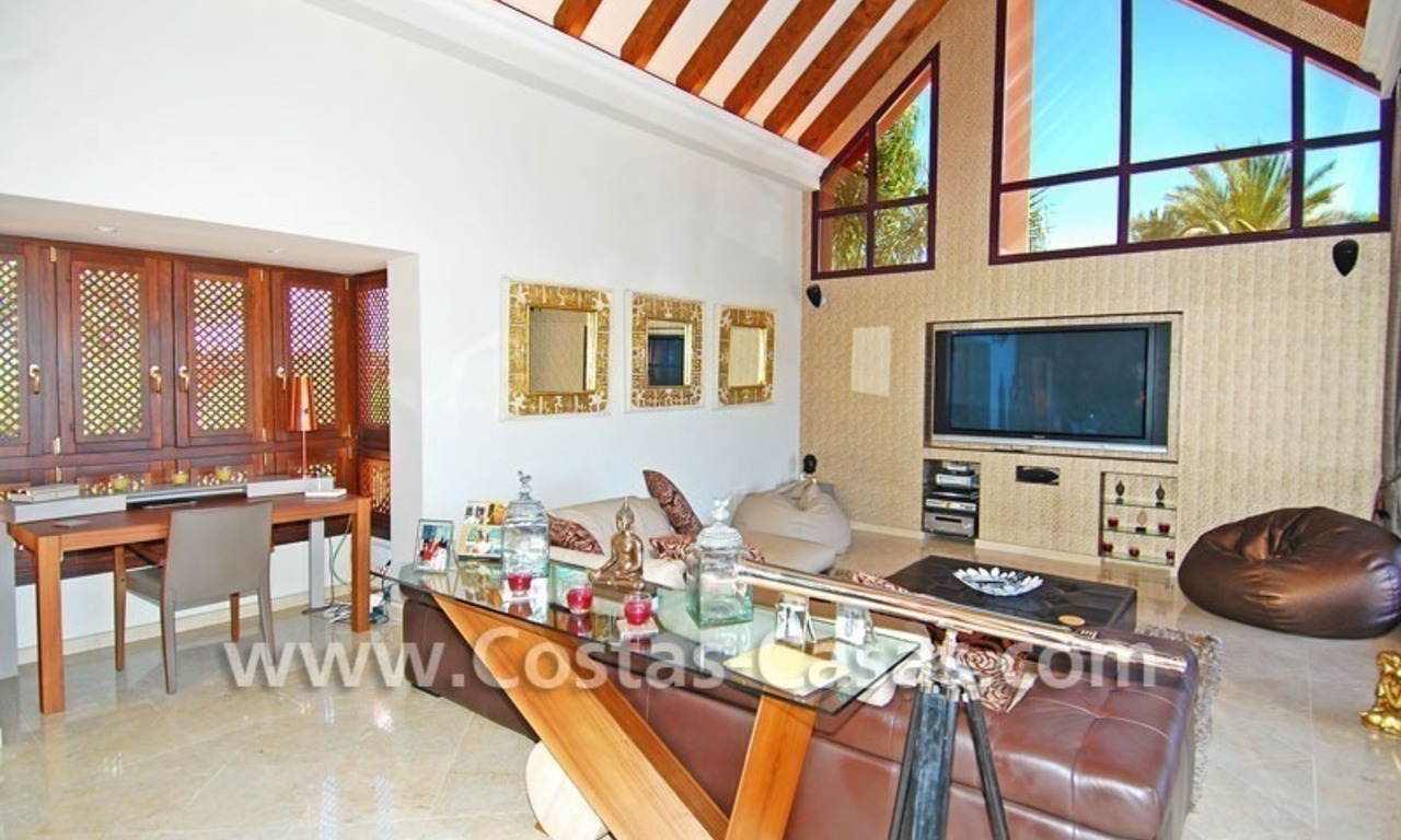 Villa exclusive de style andalouse à acheter sur la Mille d' Or à Marbella 10