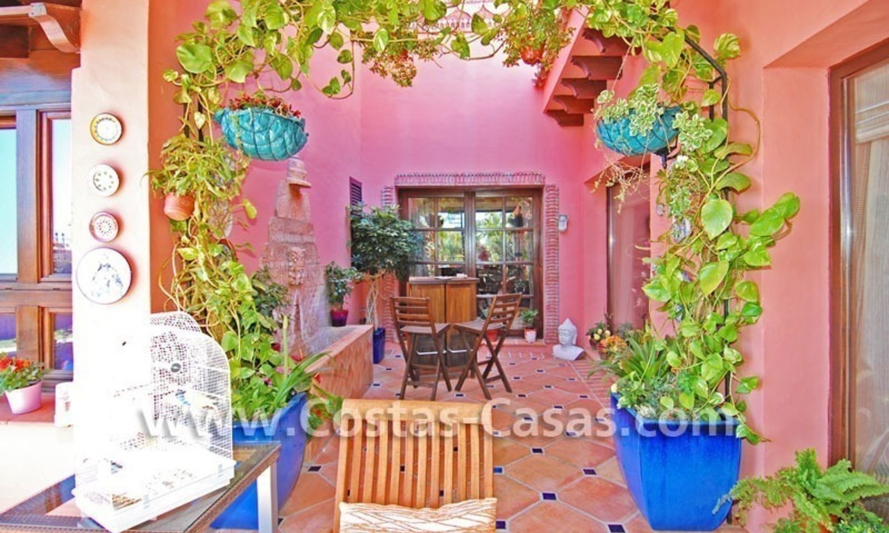 Villa exclusive de style andalouse à acheter sur la Mille d' Or à Marbella 7