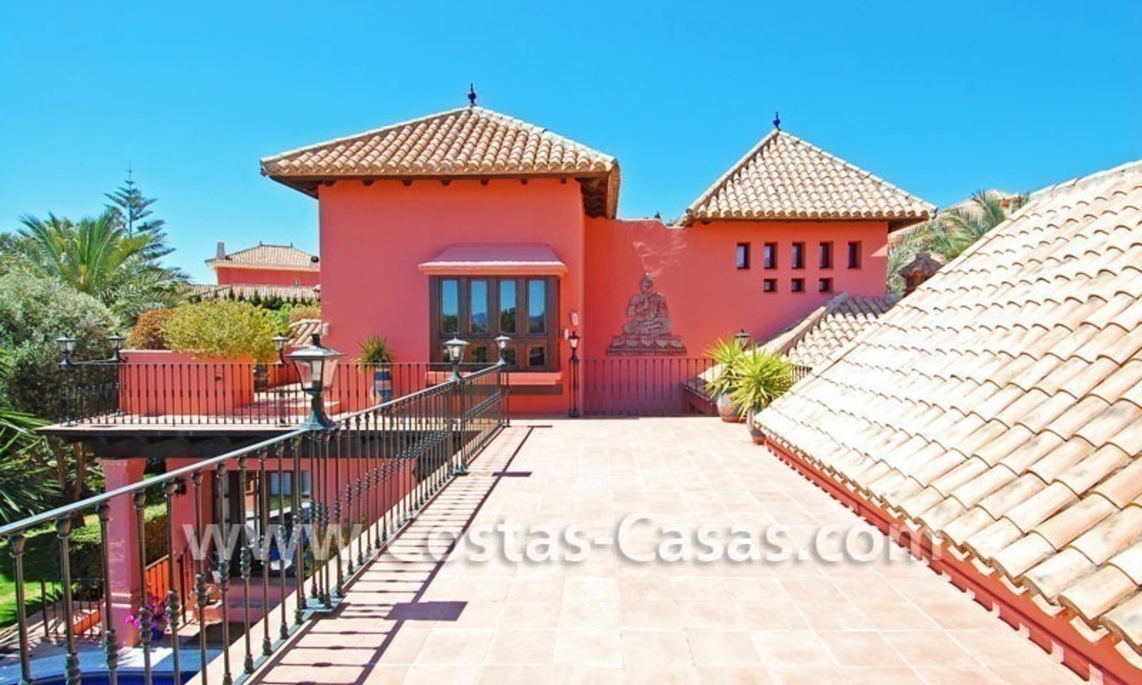 Villa exclusive de style andalouse à acheter sur la Mille d' Or à Marbella 3