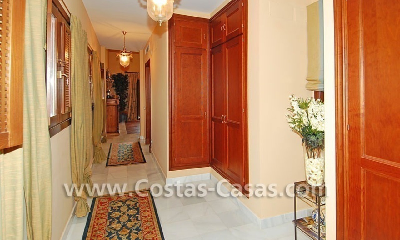 Villa de luxe de style andalou, près de la plage, à vendre à Puerto Banús - Marbella 20