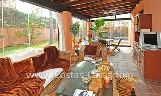 Villa de luxe de style andalou, près de la plage, à vendre à Puerto Banús - Marbella 8