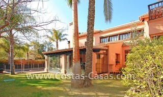 Villa de luxe de style andalou, près de la plage, à vendre à Puerto Banús - Marbella 4