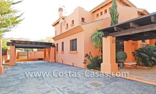 Villa de luxe de style andalou, près de la plage, à vendre à Puerto Banús - Marbella 5