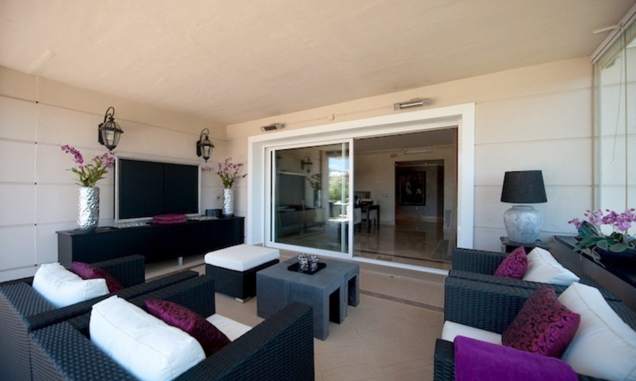 Large appartement de luxe à vendre sur un complexe de golf dans la zone de Marbella - Benahavis - Estepona 10