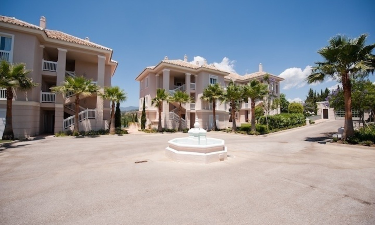 Large appartement de luxe à vendre sur un complexe de golf dans la zone de Marbella - Benahavis - Estepona 7