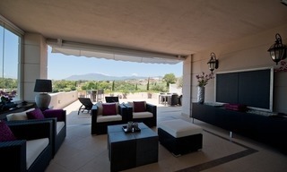 Large appartement de luxe à vendre sur un complexe de golf dans la zone de Marbella - Benahavis - Estepona 9