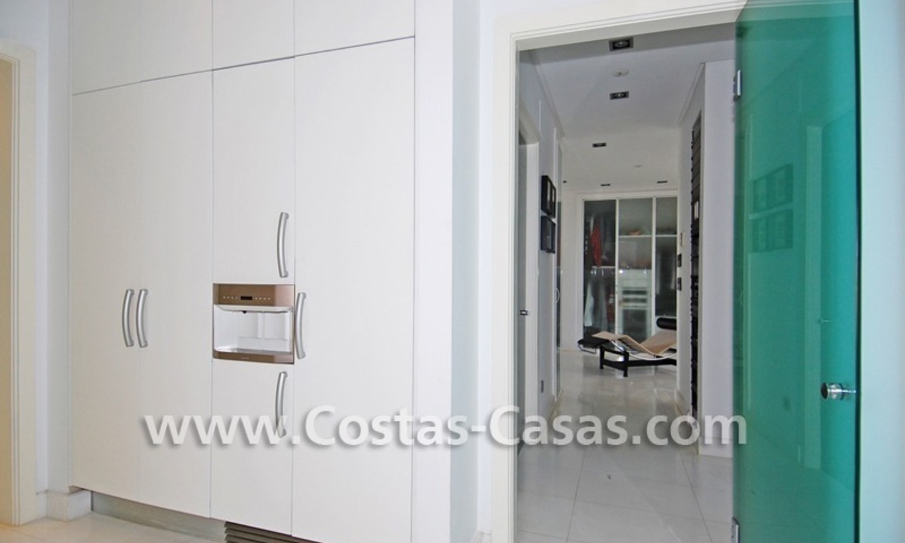 Appartement exclusif en première ligne de plage à vendre, Estepona - Marbella 26