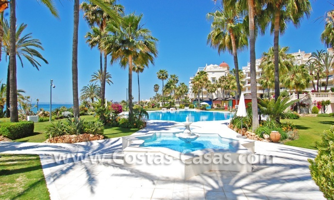 Appartement exclusif en première ligne de plage à vendre, Estepona - Marbella 7