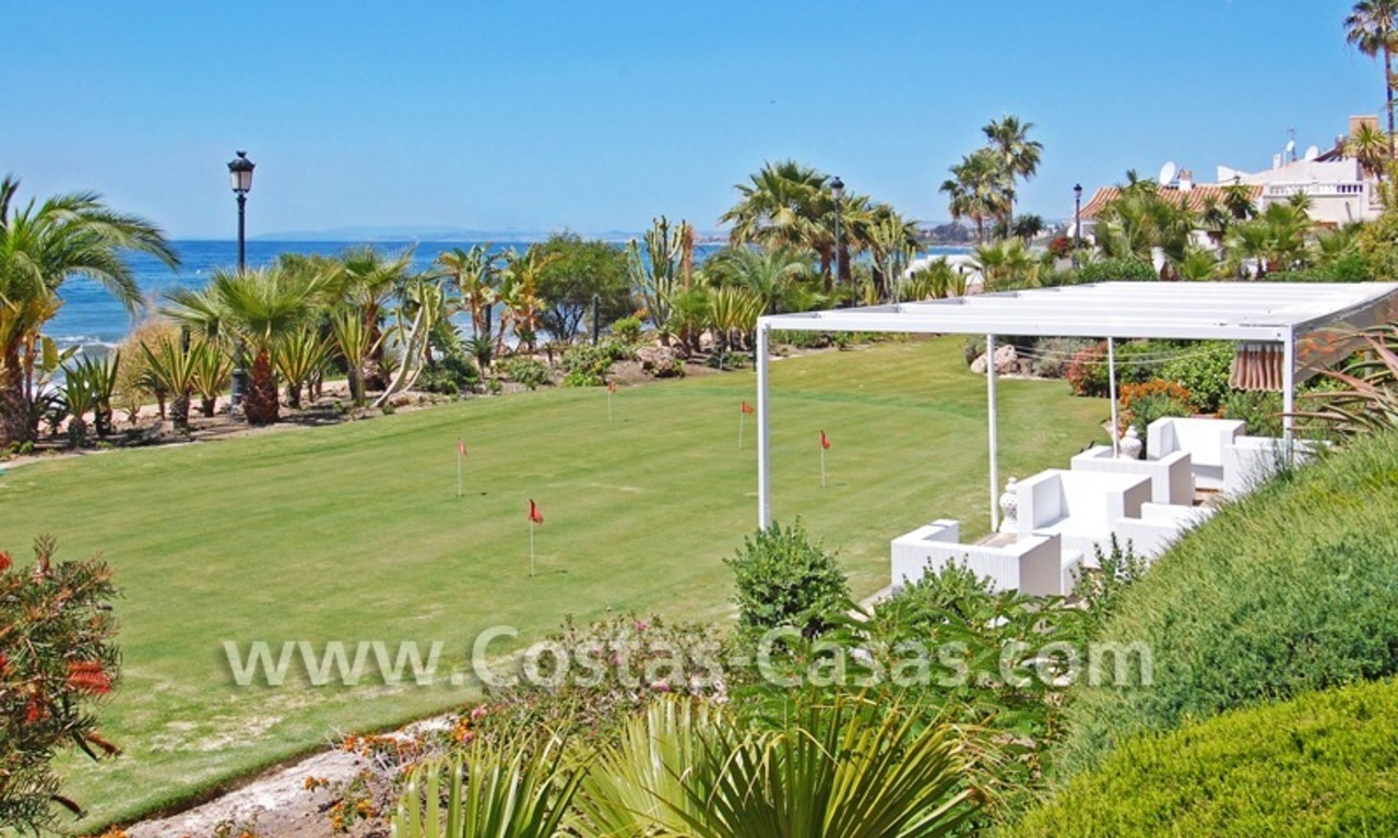 Appartement exclusif en première ligne de plage à vendre, Estepona - Marbella 8