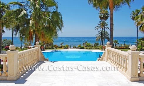 Appartement exclusif en première ligne de plage à vendre, Estepona - Marbella 