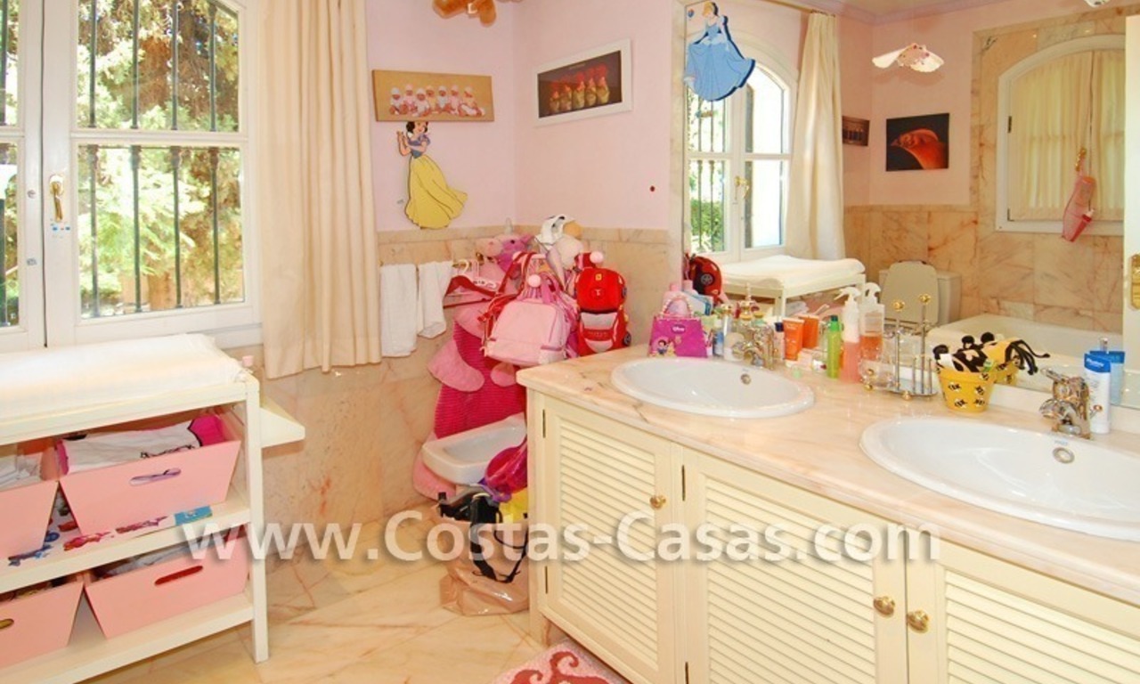 Villa de luxe majestique à vendre à Camojan, Marbella 28