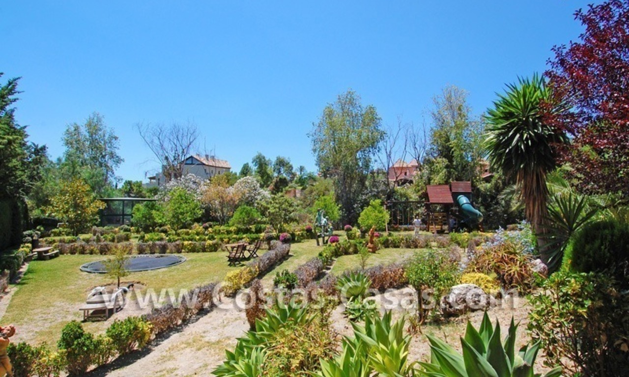 Villa de luxe majestique à vendre à Camojan, Marbella 8