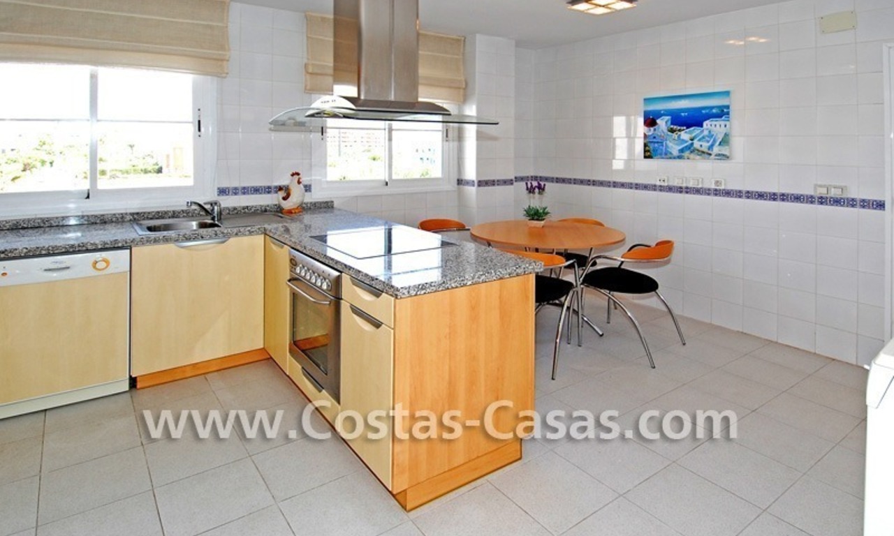 Appartement penthouse de 4 chambres à vendre dans un complexe en première ligne de plage à Marbella 11