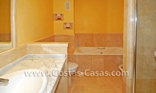 Appartement penthouse de 4 chambres à vendre dans un complexe en première ligne de plage à Marbella 16