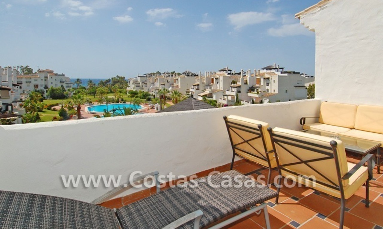 Appartement penthouse de 4 chambres à vendre dans un complexe en première ligne de plage à Marbella 1