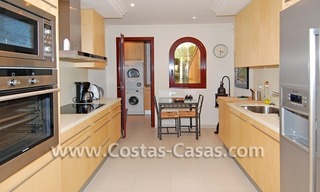 Appartement de luxe à acheter dans un complexe de plage sur la nouvelle Mille d' Or dans la zone entre Marbella et Estepona 4