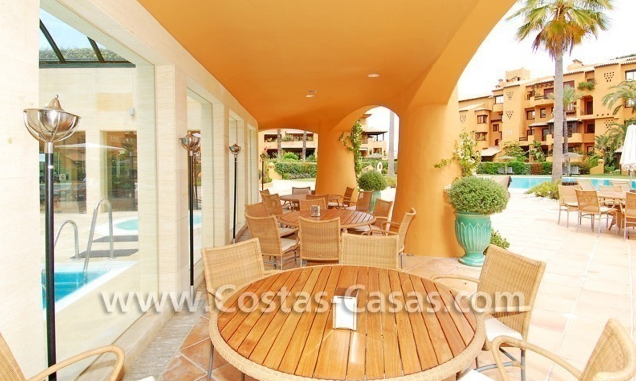 Appartement de luxe à acheter dans un complexe de plage sur la nouvelle Mille d' Or dans la zone entre Marbella et Estepona 16