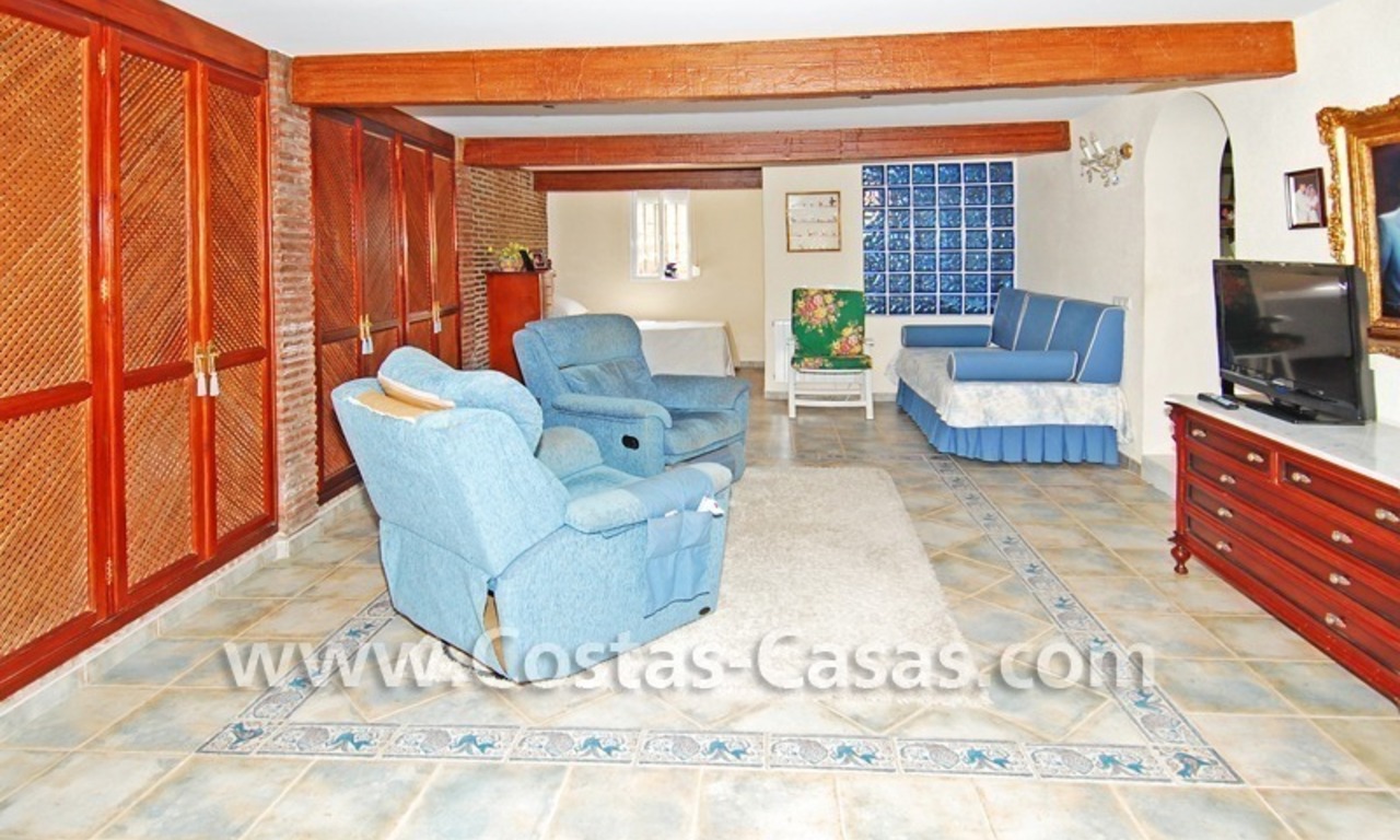 Villa de plage de style andalou à vendre dans un complexe de villas dans l' Ouest de Marbella 4