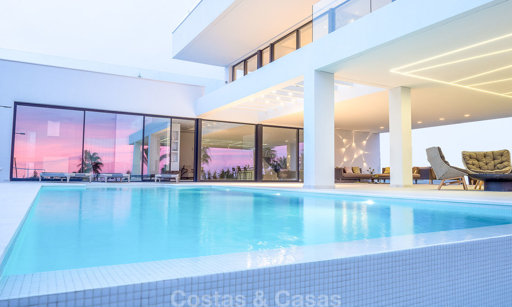 Nouvelles villas de conception moderne de luxe à vendre, Marbella - Benahavis, vues golf et mer 7063