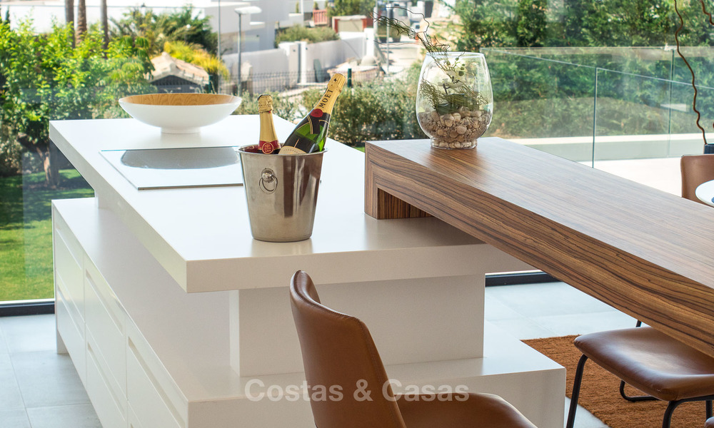Nouvelles villas de conception moderne de luxe à vendre, Marbella - Benahavis, vues golf et mer 7067