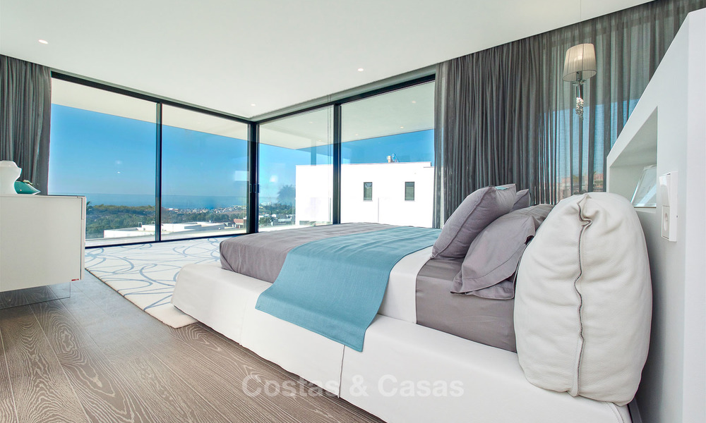Nouvelles villas de conception moderne de luxe à vendre, Marbella - Benahavis, vues golf et mer 7068