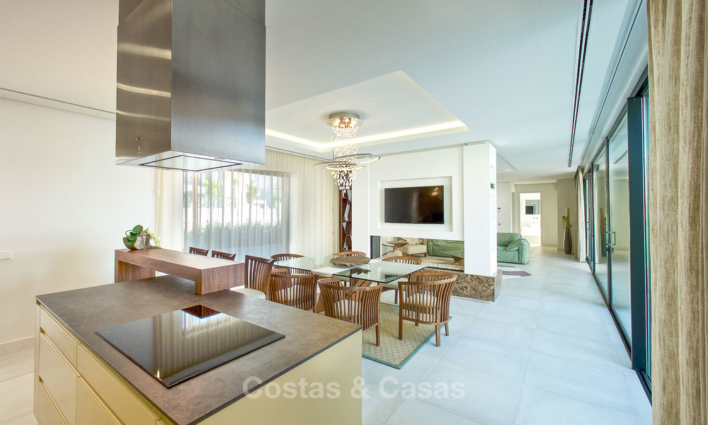 Nouvelles villas de conception moderne de luxe à vendre, Marbella - Benahavis, vues golf et mer 7069