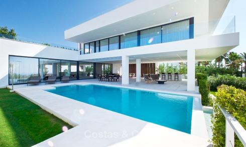 Nouvelles villas de conception moderne de luxe à vendre, Marbella - Benahavis, vues golf et mer 7070