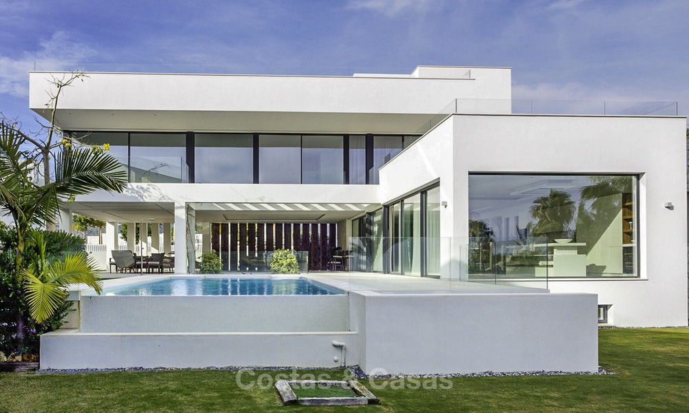 Nouvelles villas de conception moderne de luxe à vendre, Marbella - Benahavis, vues golf et mer 13539