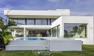 Nouvelles villas de conception moderne de luxe à vendre, Marbella - Benahavis, vues golf et mer 13539 