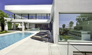 Nouvelles villas de conception moderne de luxe à vendre, Marbella - Benahavis, vues golf et mer 13551 