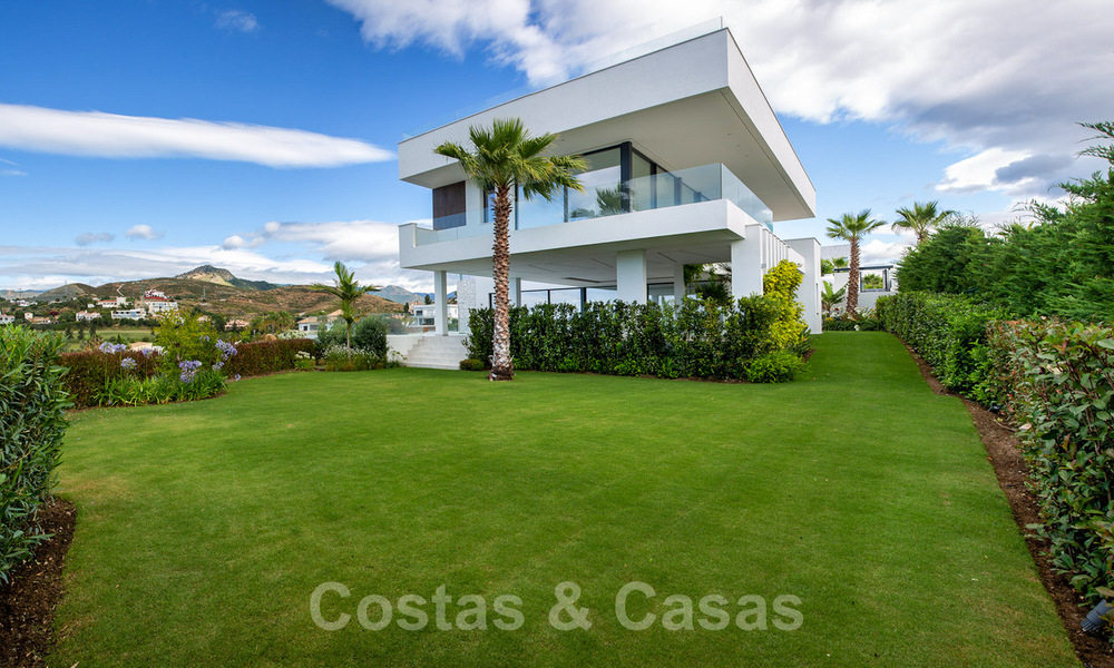 Nouvelles villas de conception moderne de luxe à vendre, Marbella - Benahavis, vues golf et mer 35638