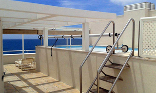 Grand penthouse double à vendre, en première ligne de plage, entre Marbella et Estepona 12