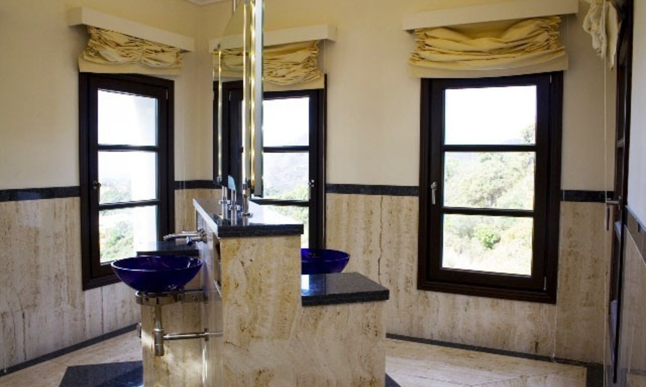 Villa de luxe à vendre dans un complexe exclusif de golf dans la zone de Marbella - Benahavis 13
