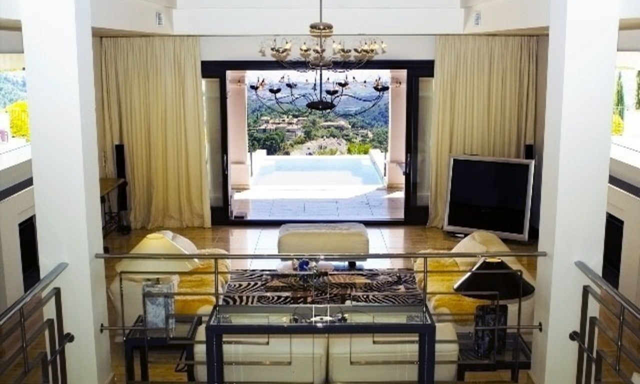 Villa de luxe à vendre dans un complexe exclusif de golf dans la zone de Marbella - Benahavis 3