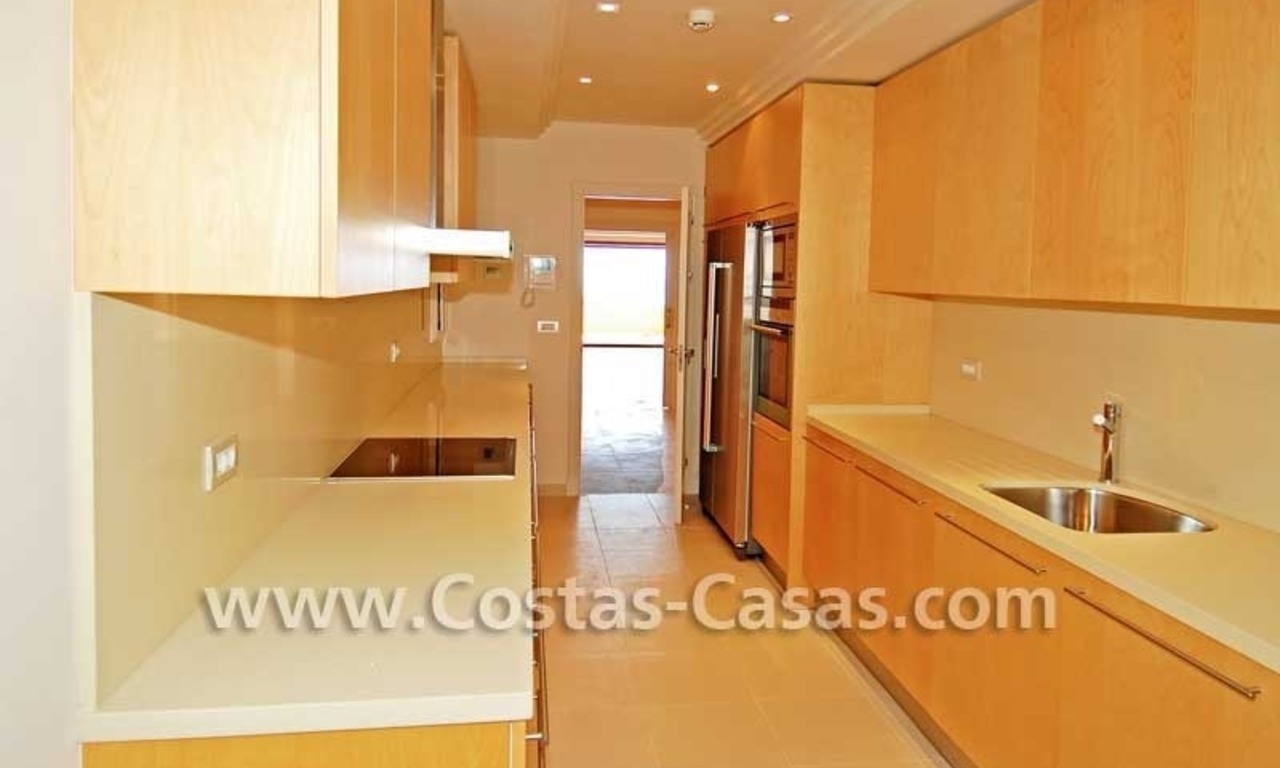  Appartement de plage luxueux à vendre dans un complexe sur la nouvelle Mille d' Or dans la zone entre Marbella et Estepona centre 9