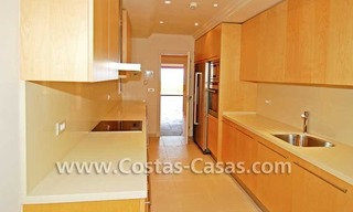  Appartement de plage luxueux à vendre dans un complexe sur la nouvelle Mille d' Or dans la zone entre Marbella et Estepona centre 9