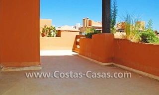  Appartement luxueux en première ligne de plage à vendre dans un complexe sur la nouvelle Mille d' Or dans la zone entre Marbella et Estepona 4