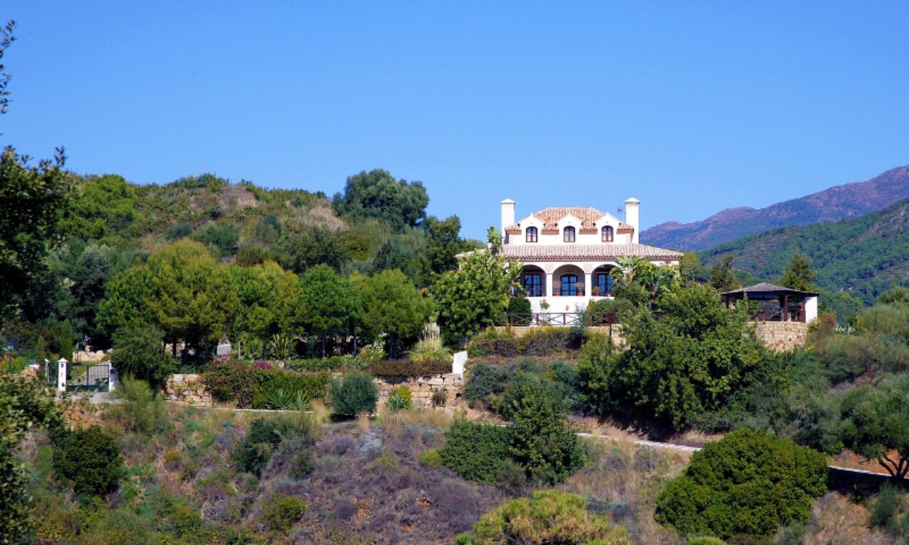 Villa de luxe à vendre dans un complexe de golf dans la zone de Marbella - Benahavis 0