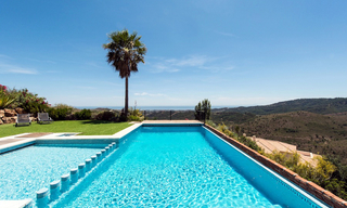 Villa de luxe à vendre sur un complexe de golf dans la zone de Marbella - Benahavis 2