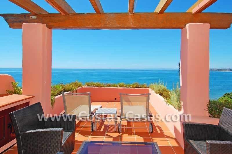Appartement de luxe en première ligne de plage dans un complexe sur la nouvelle Mille d' Or, Marbella - Estepona