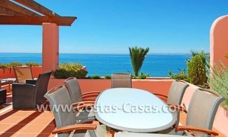 Appartement de luxe en première ligne de plage dans un complexe sur la nouvelle Mille d' Or, Marbella - Estepona 1