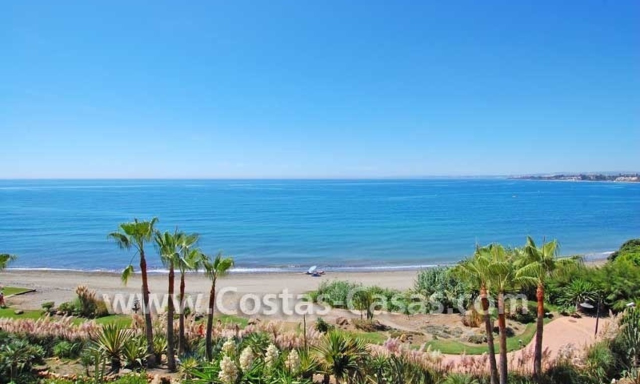 Appartement de luxe en première ligne de plage dans un complexe sur la nouvelle Mille d' Or, Marbella - Estepona 6