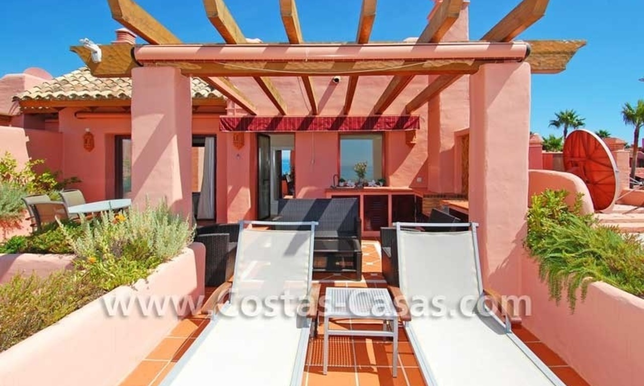 Appartement de luxe en première ligne de plage dans un complexe sur la nouvelle Mille d' Or, Marbella - Estepona 3