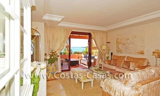 Appartement de luxe en première ligne de plage dans un complexe sur la nouvelle Mille d' Or, Marbella - Estepona 9