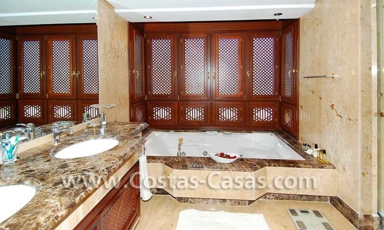 Rez de chaussee de luxe à vendre, première ligne de plage, nouvelle Mille d' O, Puerto Banús - Estepona 13